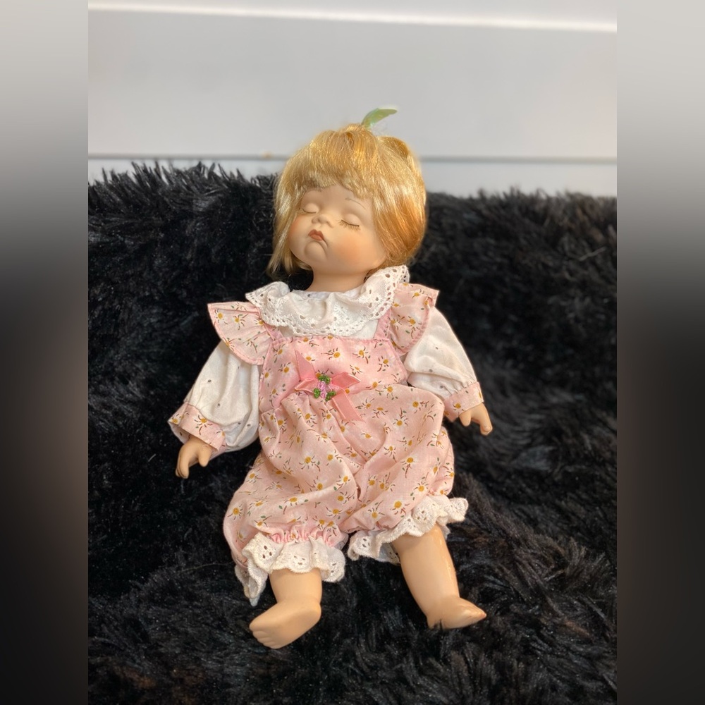 Geppeddo Pink Floral Porcelain Doll 12" Collectible Like New